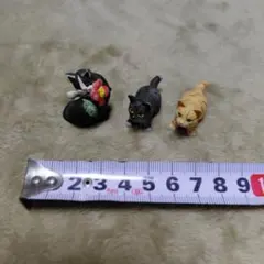 白黒　黒　茶トラ　猫ちゃんの置物3点まとめ売り