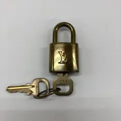 LOUIS VUITTON 南京錠 「323」パドロック 鍵2本付き - メルカリ