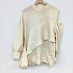 ☆LAGUNAMOONラグナムーン　キレイめ　肩見せニットセーター　アイボリー