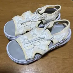 NIKE ウィメンズ エアマックス ココ サンダルのサムネイル