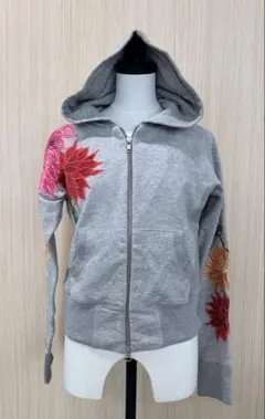 KEITA MARUYAMA ケイタマルヤマ　花刺繍 グレー フード付きパーカーのサムネイル