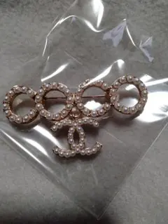 CCロゴ ダブルCロゴ ブローチ　パール　シルバー