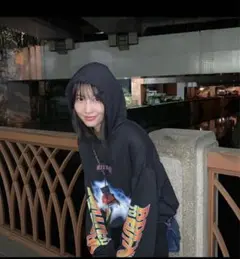2025年最新】twiceパーカーの人気アイテム - メルカリ