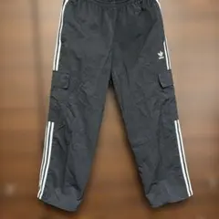 adidas 黒 ストライプ カーゴパンツ
