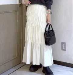 LOWRYS FARM シャーリングフレアスカート　アイボリーのサムネイル