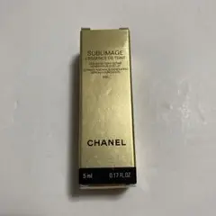 シャネルSUBLIMAGE L’ESSENCE DE TEINT B20
