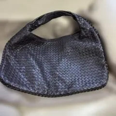 美品　BTTEGA VENETA イントレチャート　レザーショルダーバッグ