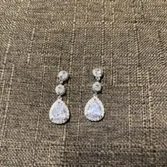 ティアドロップ クリスタル ピアス