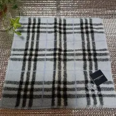 BURBERRY チェック柄ハンカチ グレー系 新品タグ付き