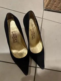 FERRAGAMO 黒 スエード ハイヒール