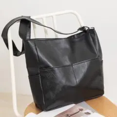 ショルダーバッグ ショルダー 男女兼用　大容量 軽量 PUレザー