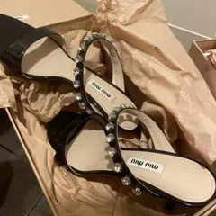 新品未使用 ♡ MIU MIU ビジュー付きブラックサンダル 37