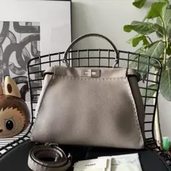 FENDI セレリア ピーカブー レギュラー グレージュ コルダ ハンドバッグ