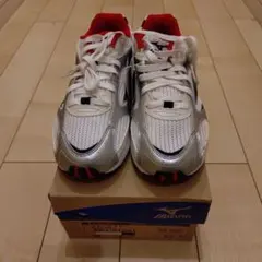 ミズノ ランニングシューズ ウエーブアロー 白×黒 22.5cm【新品】