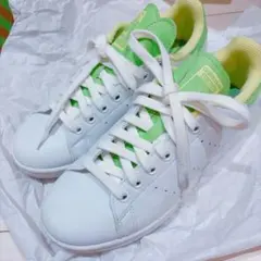ディズニー × アディダス オリジナルス スタンスミス 