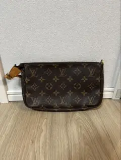 ルイ・ヴィトン モノグラムポーチ