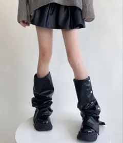 lilful PUレザー レッグウォーマー ベルト付きのサムネイル