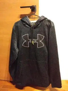 Under Armour 幾何学模様 パーカー Lサイズ