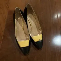 BALLY 黒とアイボリー　レザーパンプス ヒール8cm