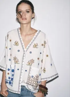 新品タグ付き ZARA フラワー 刺繍ブラウス　Mサイズ