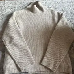 ベージュ ハイネック リブ編みセーター M