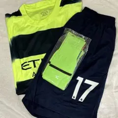 マンチェスター・シティ シャツとショーツセット 17番