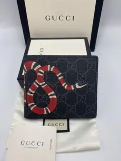 人気品‼美品 グッチ 折り財布 GGスプリーム　スネーク ヘビ 蛇 ブラック