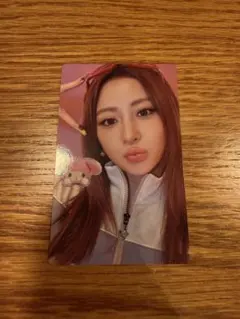 LE SSELAFIM YUNJIN トレカ