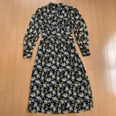 ZARA 黒花柄 長袖ワンピース Sサイズ