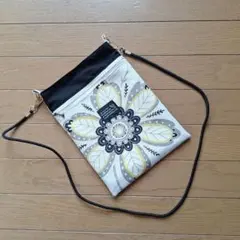 ハンドメイド♥大きめサコッシュ