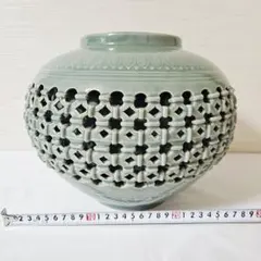 青緑色 透かし彫り 陶器、壺 - メルカリ