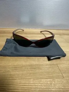 アーネットarnette イタリア製　キャットアイサングラスレッド