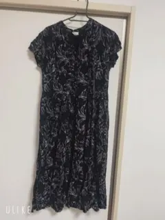 花柄ワンピース　半袖