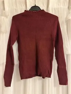 バーガンディ リブ編み ニット 長袖　ハイネック
