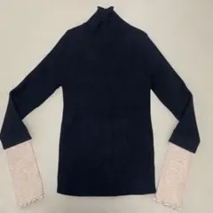 リブ編みハイネックセーター 黒とベージュ