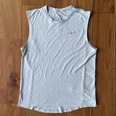 Nike Dri-FIT グレー ノースリーブタンクトップ