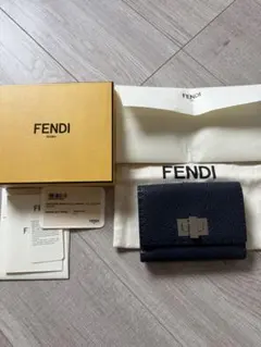 未使用品！FENDI【フェンディ】セレリア ピーカブー 二つ折り 長財布 フェンディ FENDI セレリア ピーカブー 二つ折り財布 レザー 8M0438