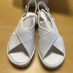 【新品、未使用】ナースサンダル　ナースシューズ　23.5cmのサムネイル