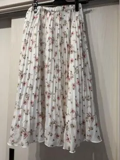 花柄プリーツロングスカート ホワイトのサムネイル