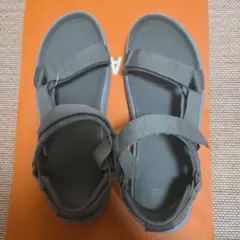 teva サンダル　ハリケーン　27cm カーキ