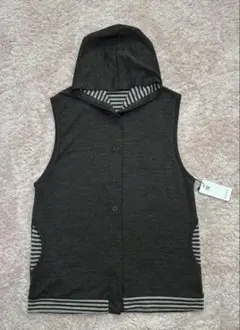 フード付きダークグレー ベスト