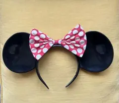 ミニーマウス カチューシャ 黒と赤の水玉