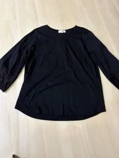 黒カットソー　袖シアー素材　Mサイズ