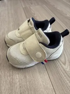 アシックス　子ども用スニーカー　13.5