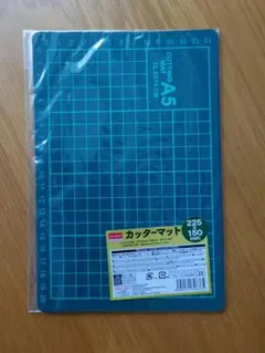 DAISO カッティングマット A5サイズ 225x150mmのサムネイル