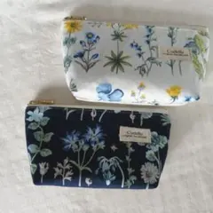 ポーチセット　花柄　紺色と生成り　ハンドメイド