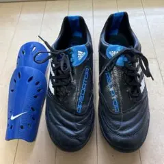 サッカーアップシューズ　レガースのおまけ付き