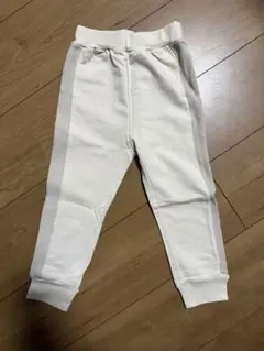 アプレレクール　ホワイトスウェットパンツ メッシュサイド