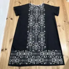 ゴールデンベアー　花柄刺繍 半袖ワンピース　黒