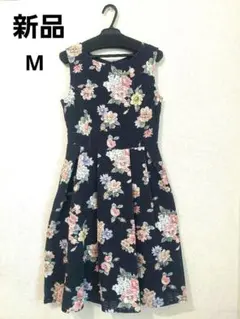 ＜値下げ＞ [新品] 未使用 総花柄タグ付き レストローズ ワンピース サイズM